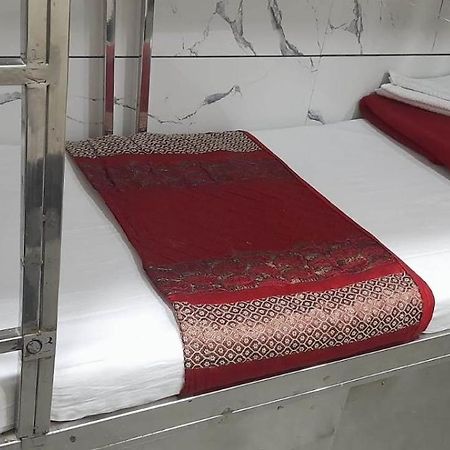 Amaan Hotel Mumbai Bagian luar foto