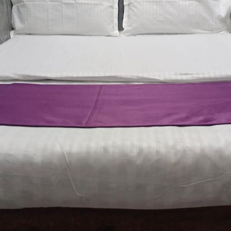 Amaan Hotel Mumbai Bagian luar foto