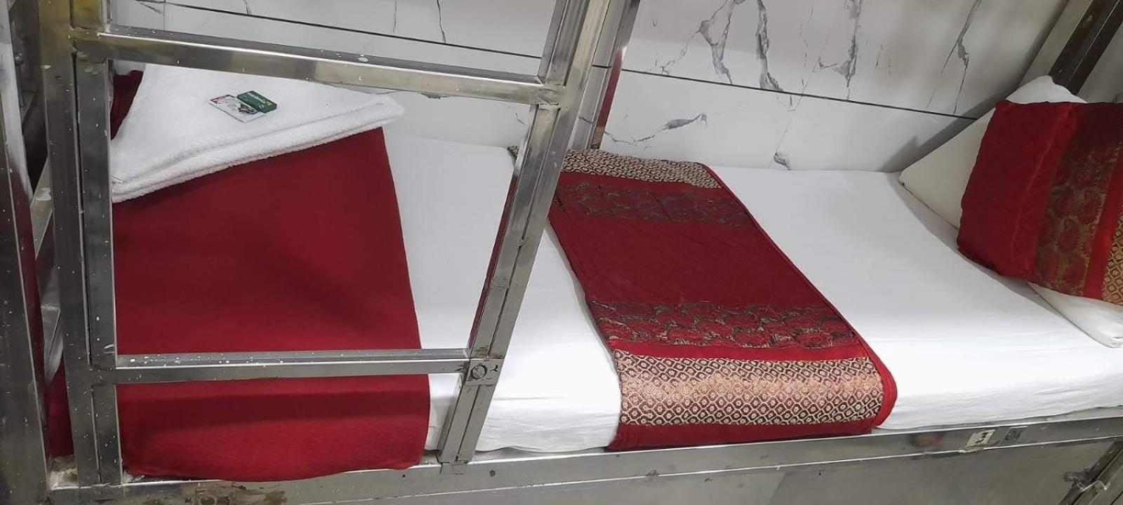 Amaan Hotel Mumbai Bagian luar foto