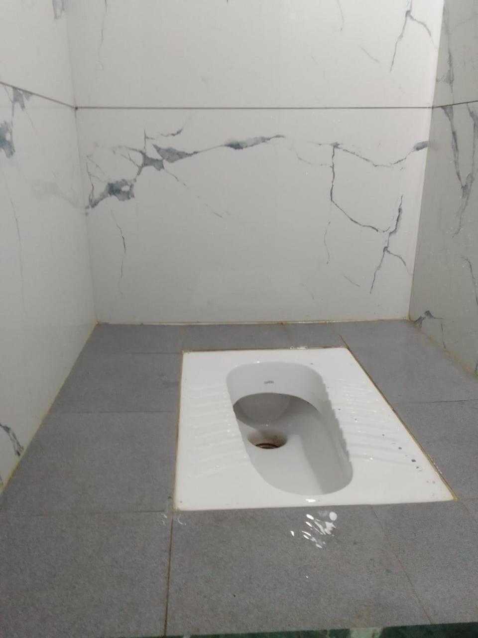 Amaan Hotel Mumbai Bagian luar foto