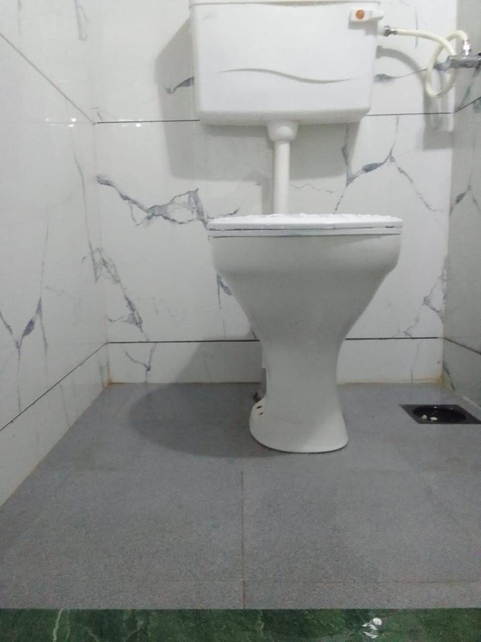 Amaan Hotel Mumbai Bagian luar foto