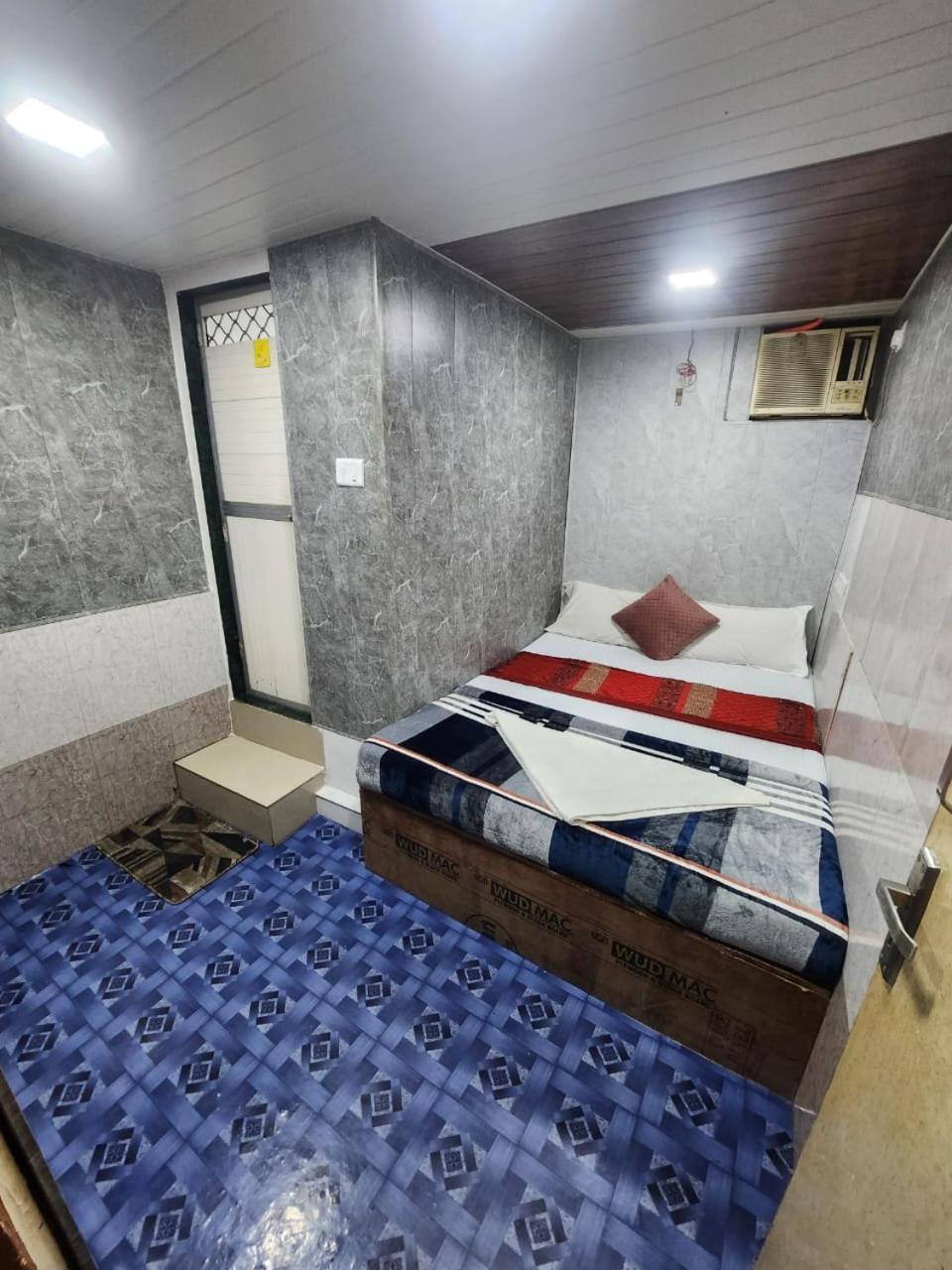 Amaan Hotel Mumbai Bagian luar foto